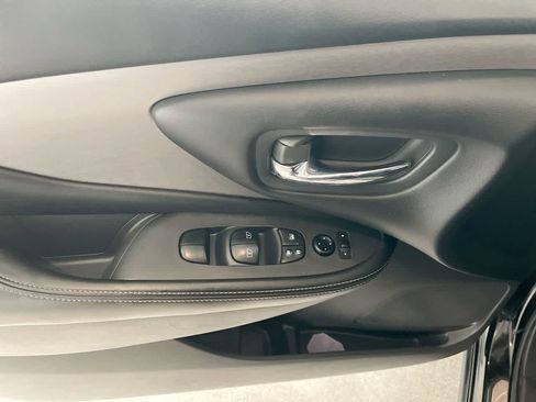 Used 2023 Nissan Murano SV image 13