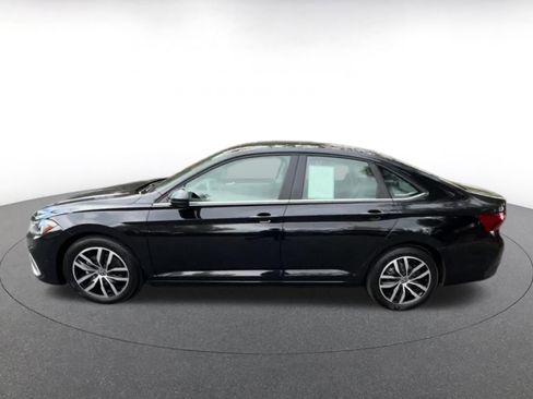 Used 2025 Volkswagen Jetta SE image 10