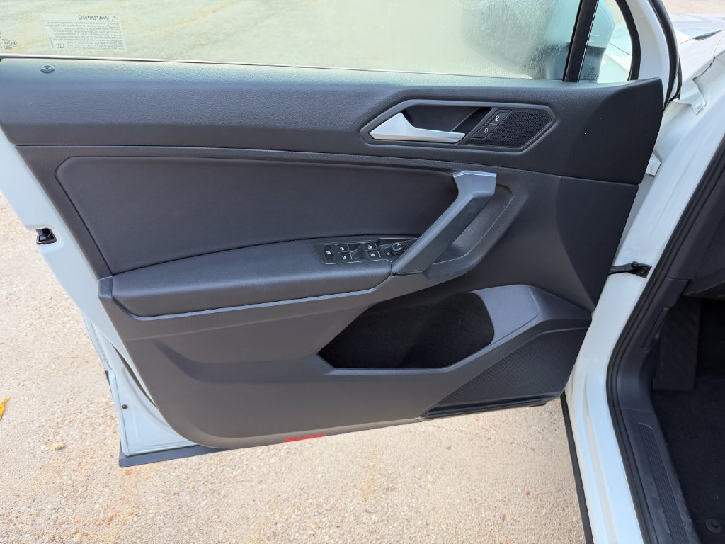 Used 2019 Volkswagen Tiguan SE w/ Panoramic Sunroof Package AWD/4WD image 10