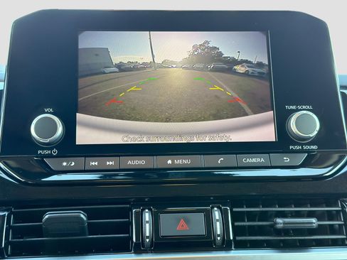 Used 2023 Nissan Pathfinder SV w/ SV Premium Package image 34