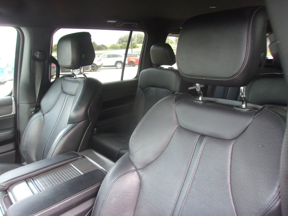 Used 2024 Jeep Wagoneer Series III w/ Flexible Seating Group AWD/4WD image 8