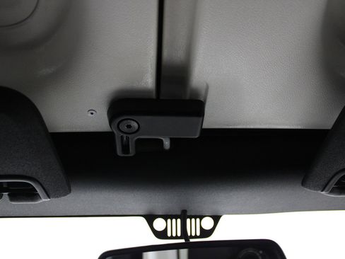 Used 2017 Jeep Wrangler Unlimited Rubicon image 29