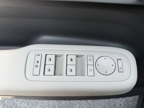 Used 2025 Hyundai Santa Fe SE FWD image 23
