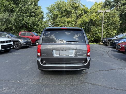 Used 2018 Dodge Grand Caravan SXT FWD image 5