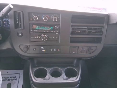 Used 2016 GMC Savana 2500 LT w/ LT Preferred Equipment Group image 18