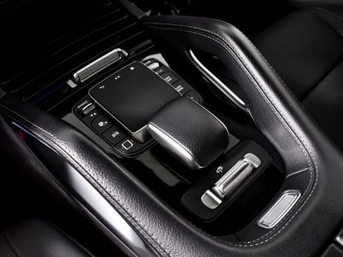 Certified 2025 Mercedes-Benz GLS 450 4MATIC image 27