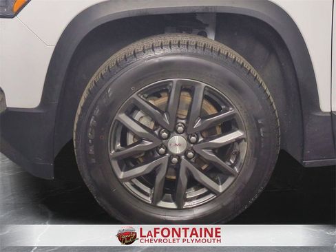 Certified 2019 GMC Acadia SLT image 32