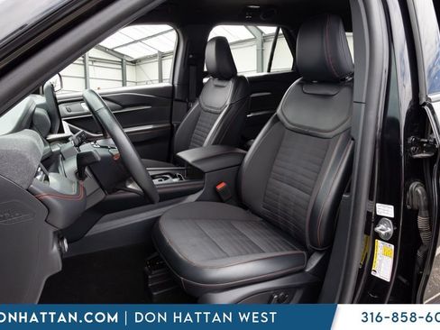Used 2025 Ford Explorer ST-Line w/ ST-Line Street Pack AWD/4WD image 14