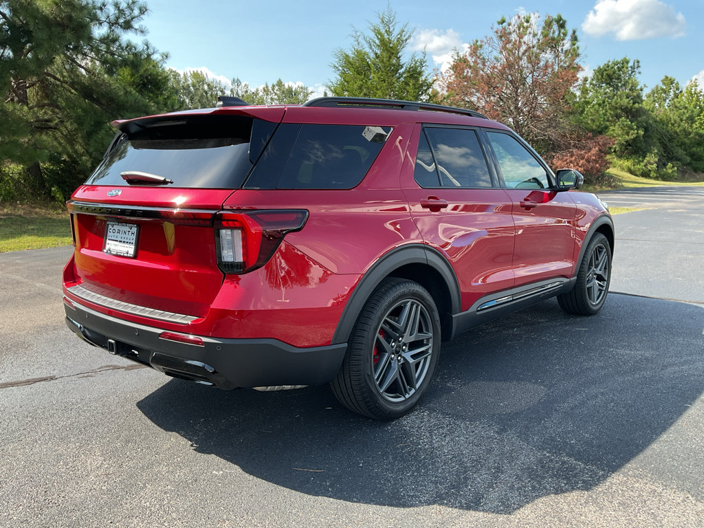 New 2026 Ford Explorer ST-Line w/ ST-Line Street Pack RWD image 7