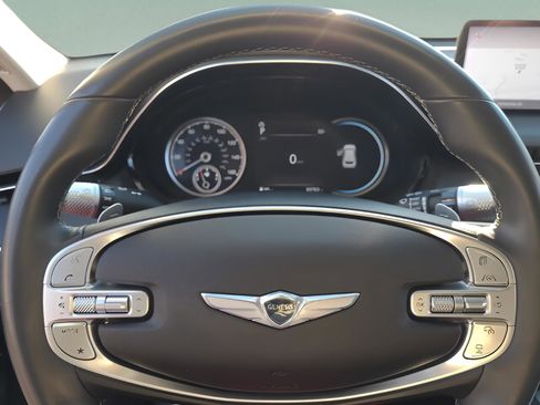 Used 2022 Genesis GV70 2.5T w/ Advanced Package image 23