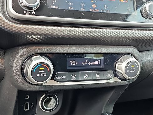 Used 2020 Nissan Kicks SV image 15