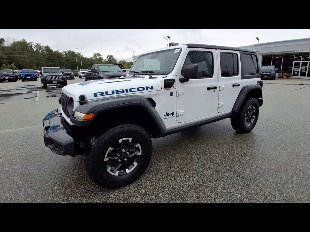 Used 2024 Jeep Wrangler Unlimited Rubicon 4xe w/ Convenience Group AWD/4WD image 4