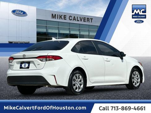 Used 2023 Toyota Corolla LE FWD image 5