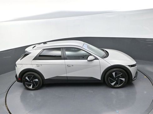 New 2025 Hyundai Ioniq 5 SE image 28