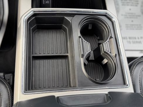 Used 2022 Ford F350 Lariat image 23