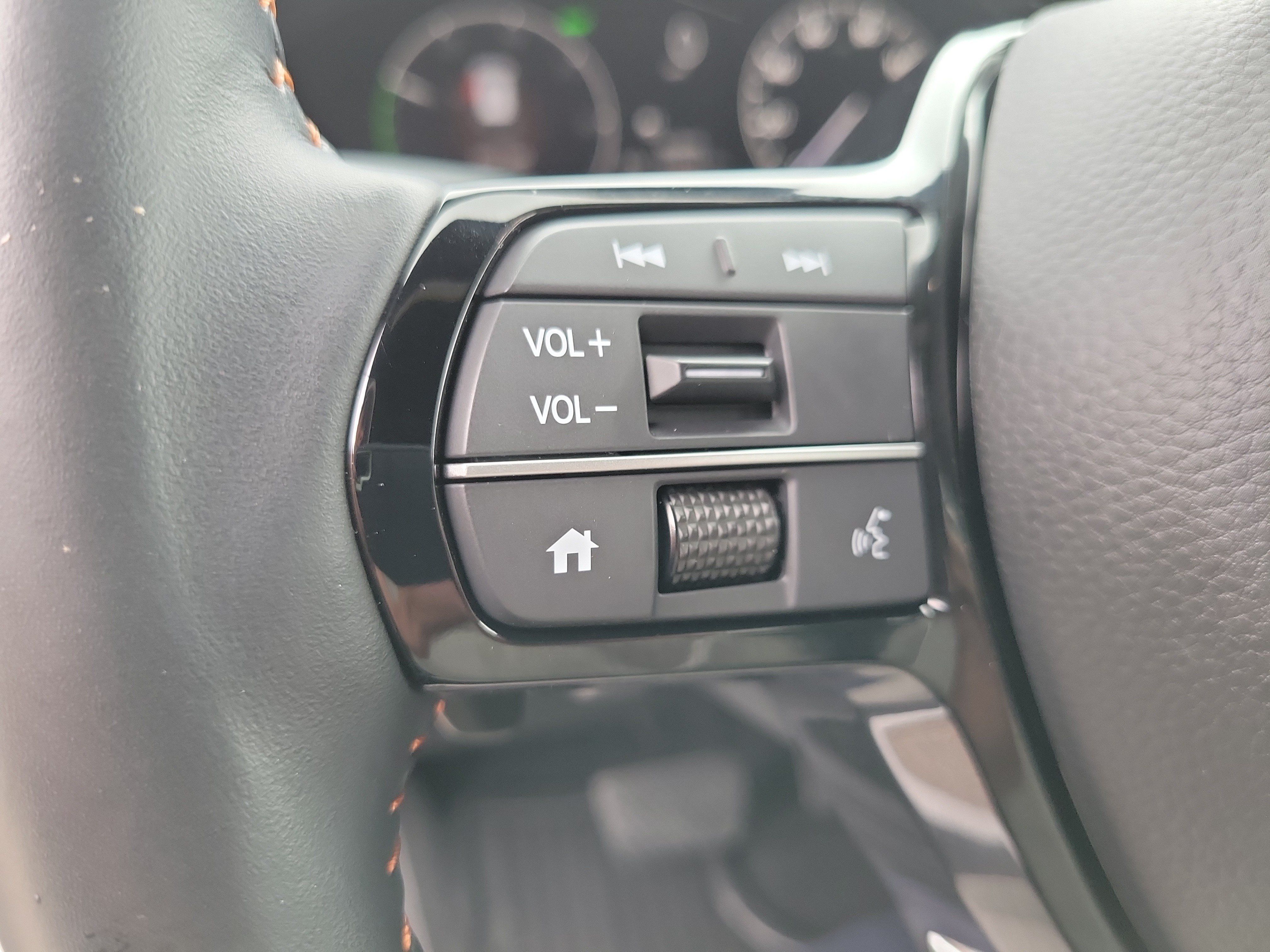 Used 2025 Honda CR-V Sport Touring image 28