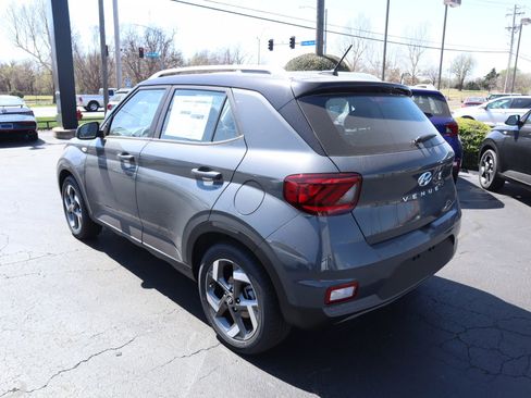 New 2026 Hyundai Venue SEL FWD image 21