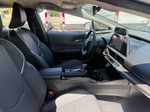Used 2024 Toyota Prius XLE FWD image 8
