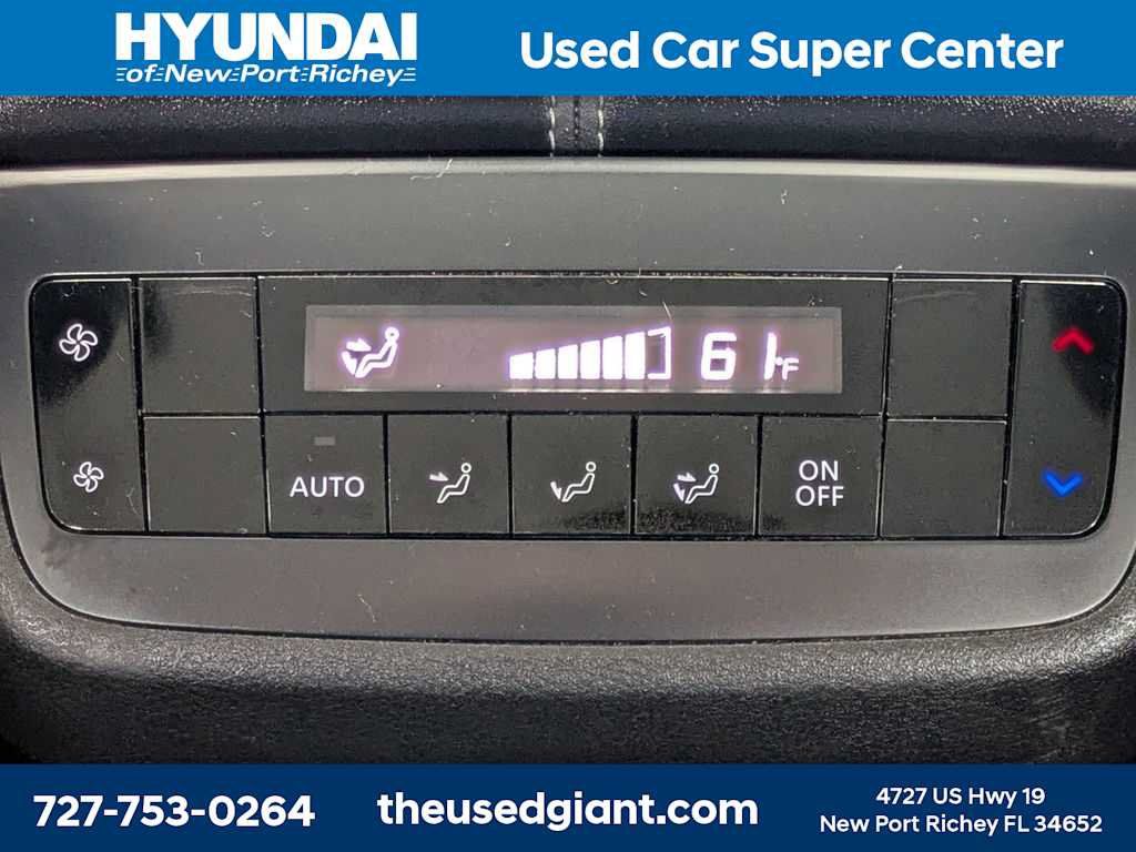 Used 2024 Nissan Pathfinder SV w/ Lighting Package (N92) FWD image 18