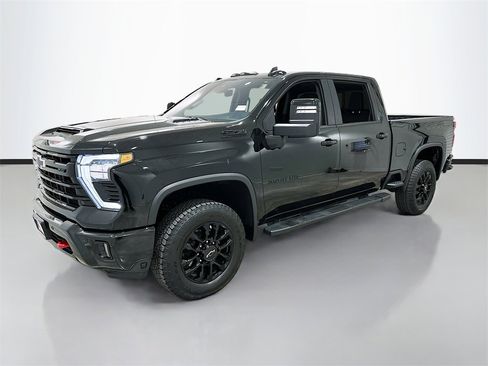 Used 2025 Chevrolet Silverado 2500 LT w/ Trail Boss Package image 3