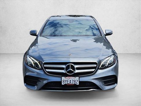 Used 2018 Mercedes-Benz E 300 image 2