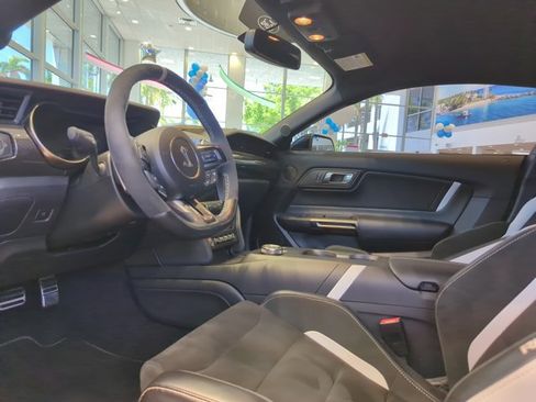 Used 2021 Ford Mustang Shelby GT500 w/ Technology Package RWD image 2