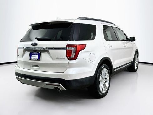 Used 2016 Ford Explorer XLT w/ Equipment Group 202A FWD image 7
