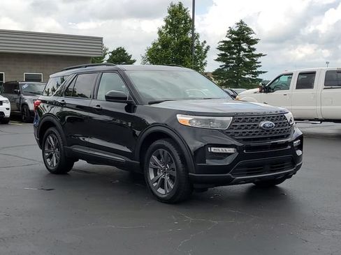 Certified 2023 Ford Explorer XLT w/ Equipment Group 202A AWD/4WD image 2