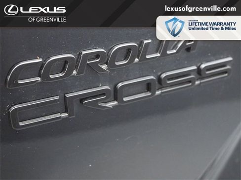Used 2024 Toyota Corolla Cross XSE image 10