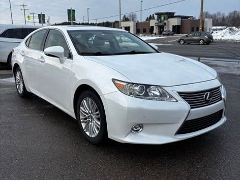 Used 2014 Lexus ES 350 w/ Luxury Package image 1