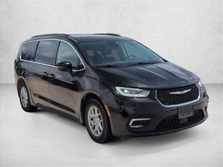 Used 2022 Chrysler Pacifica Touring-L FWD video 3