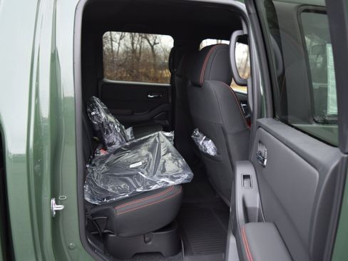 Used 2024 Nissan Frontier PRO-4X w/ Pro Convenience Package image 11