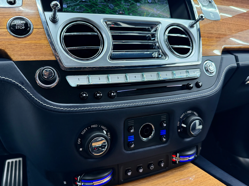 Used 2019 Rolls-Royce Ghost RWD image 28