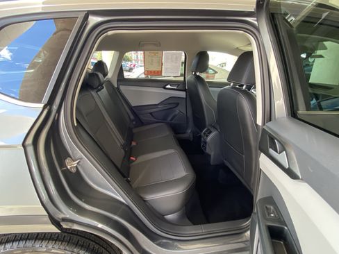 Certified 2023 Volkswagen Taos SE FWD image 38