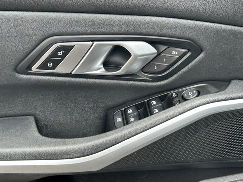 Used 2020 BMW 330i Sedan w/ Convenience Package RWD image 20