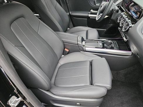 Used 2025 Mercedes-Benz GLA 250 image 20