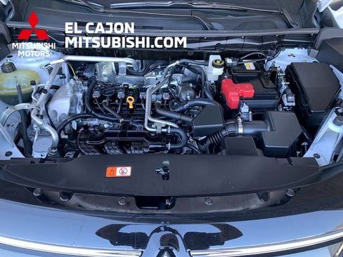 Used 2025 Mitsubishi Outlander AWD image 22
