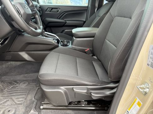 Used 2024 Chevrolet Colorado Trail Boss image 22