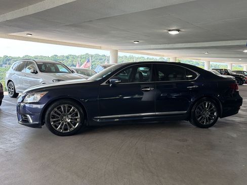 Used 2017 Lexus LS 460 RWD image 2