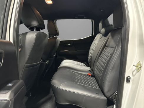 Used 2020 Toyota Tacoma TRD Sport image 35