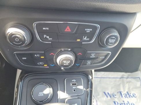 Used 2017 Jeep Compass Limited AWD/4WD image 39