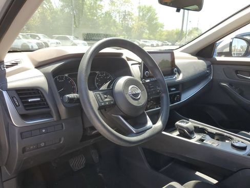 Used 2023 Nissan Rogue SV AWD/4WD image 15