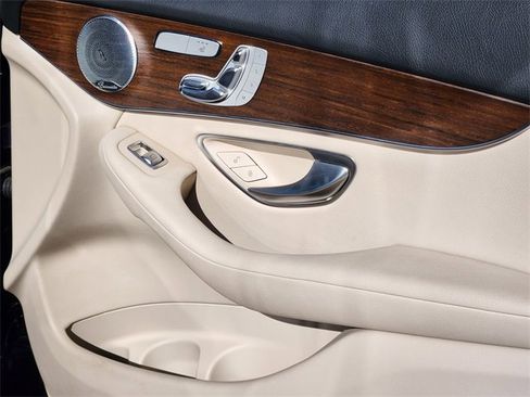 Certified 2021 Mercedes-Benz GLC 300 4MATIC image 21