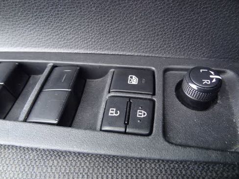 Used 2023 Toyota Corolla LE FWD image 15