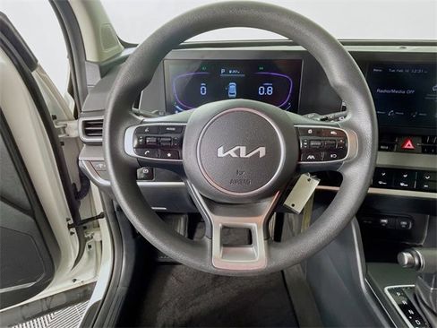 Used 2024 Kia Sportage LX image 12