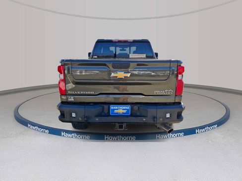 Used 2022 Chevrolet Silverado 2500 High Country w/ Safety Package II image 5