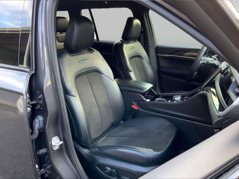 Used 2022 Jeep Grand Cherokee Trailhawk AWD/4WD image 16