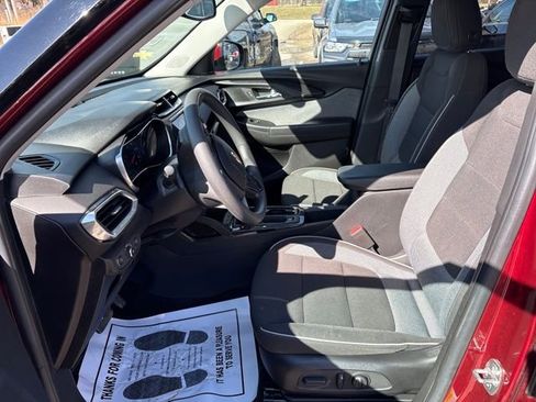 Used 2023 Chevrolet TrailBlazer LT w/ Convenience Package image 8