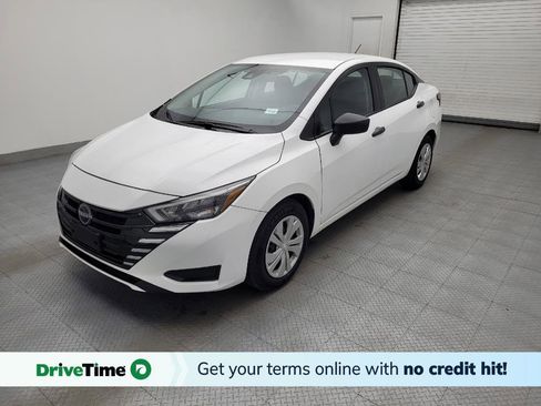 Used 2025 Nissan Versa S image 1