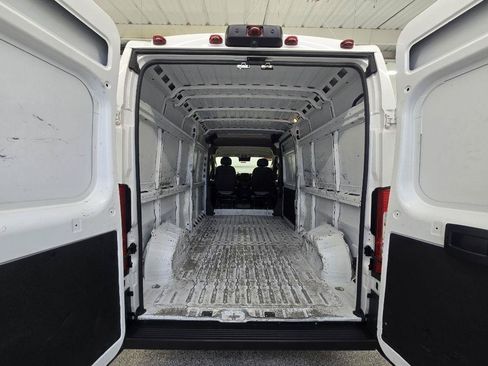 Used 2023 RAM ProMaster 2500 FWD image 14